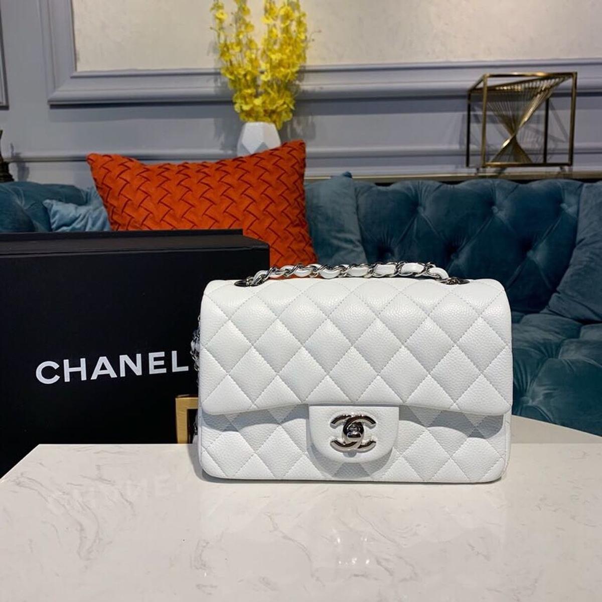 Chanel Classic Flap Bag Mini Crossbody 7,9 po/ 20cm Matériel en argent blanc pour femmes A01113