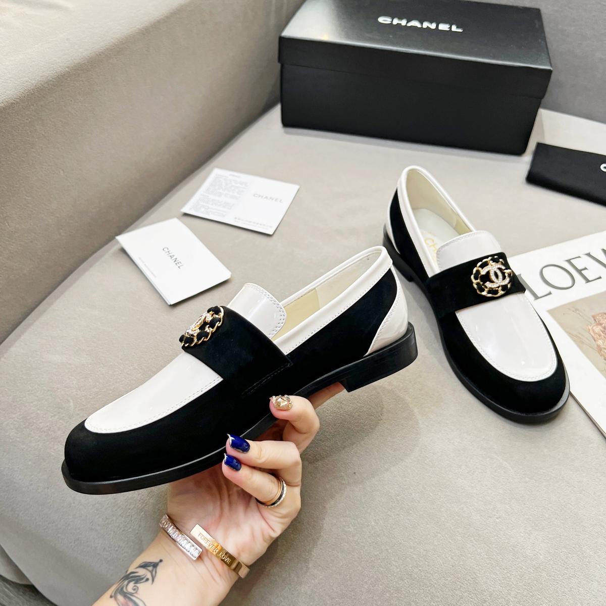 Mocassins pour femmes Chanel Blanc et Noir pour femmes G39606 Y56272 K5106