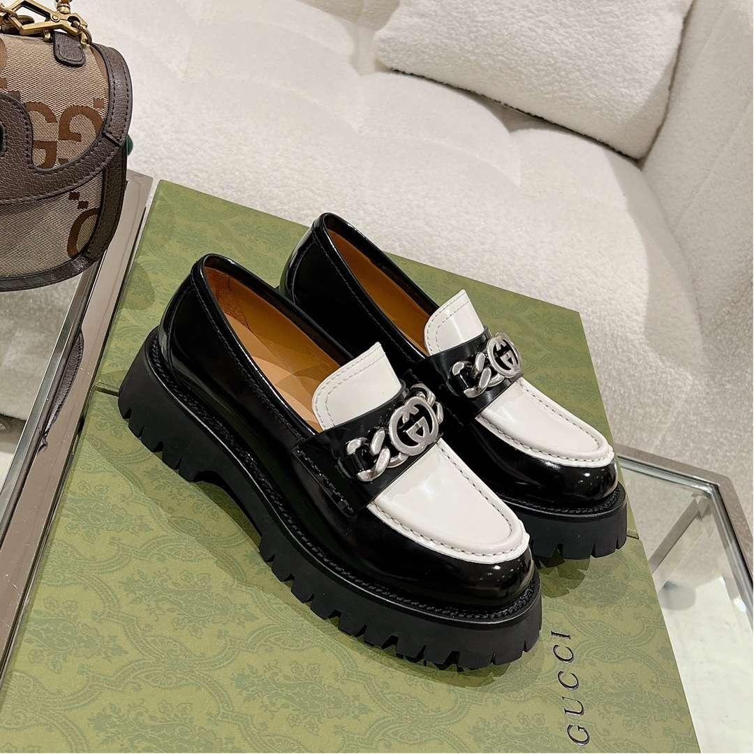 Gucci Chain Double G Logo Fastener Loafers White For Women