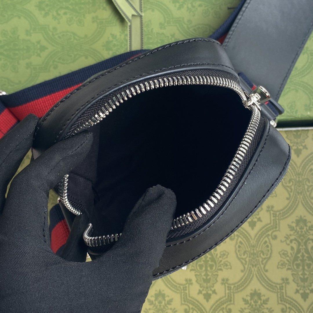 Gucci GG Messenger Bag Black/Grey GG Supreme Canvas A Material With Low Environmental Impact With Black For Men 7in/18cm GG 682357 K5RLN 1095