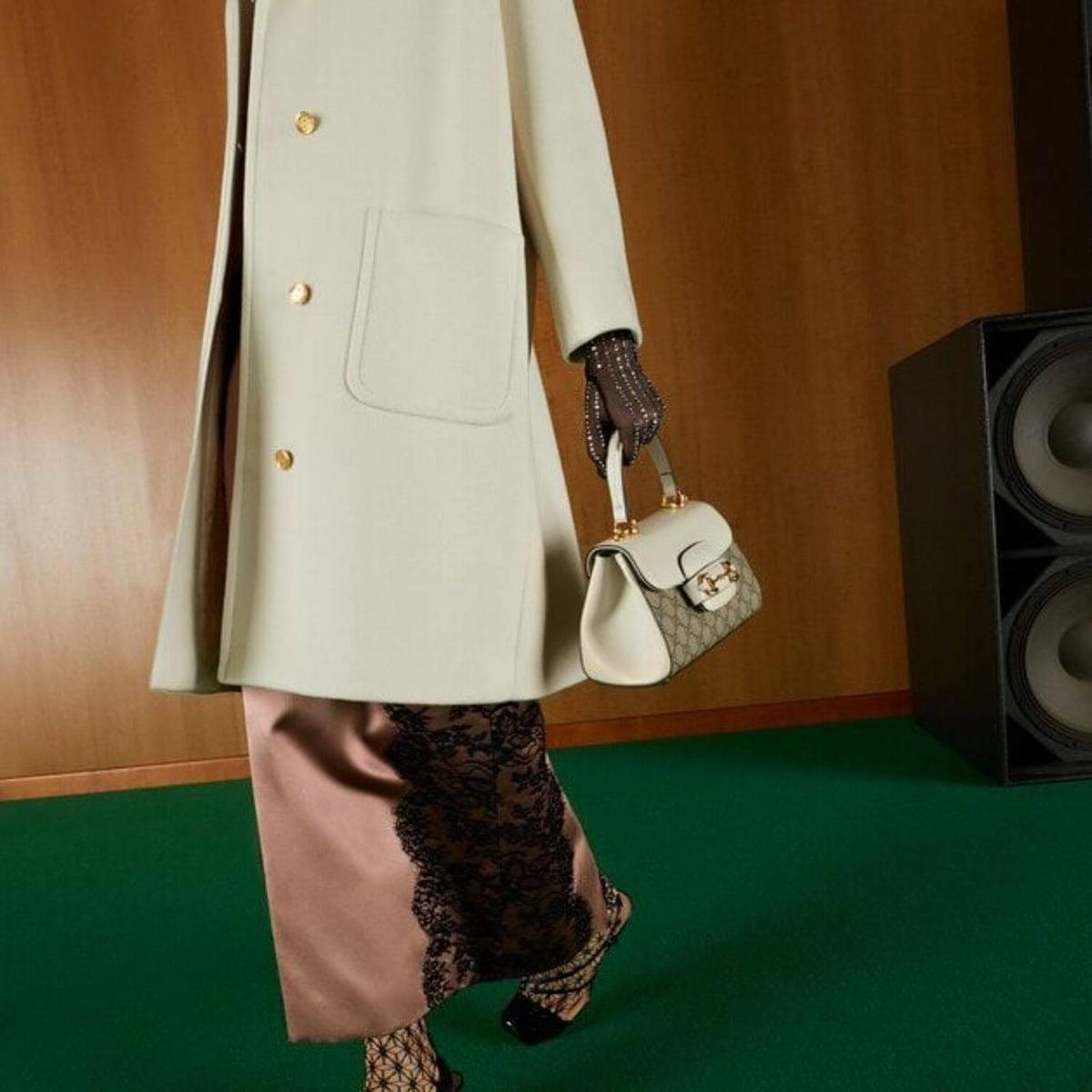 Gucci Horsebit 1955 Mini sac à épaule 8.6po/ 22cm Matériel en or blanc/ beige pour femmes