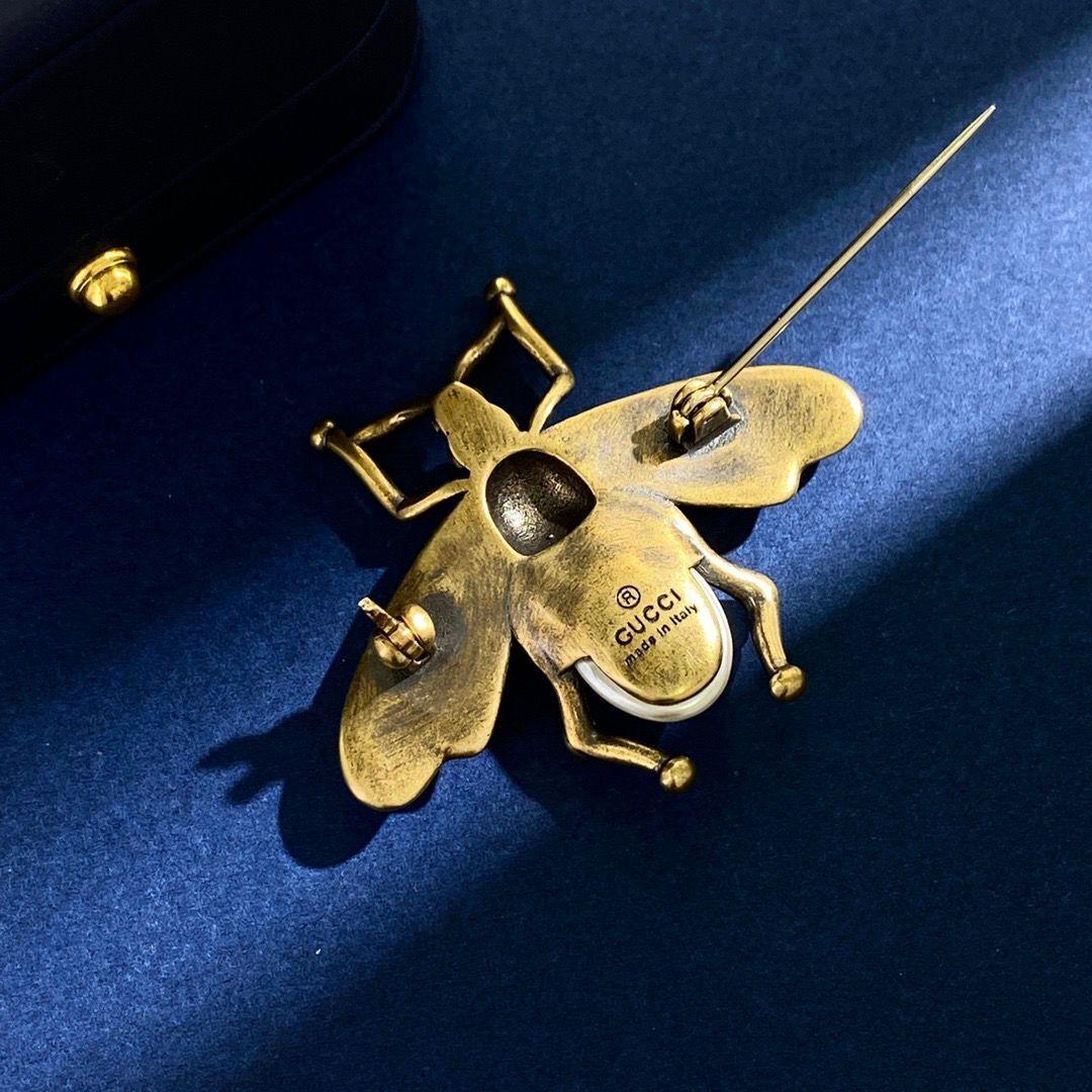 Gucci Pearl Red Diamond Bee Brooch Gold For Women