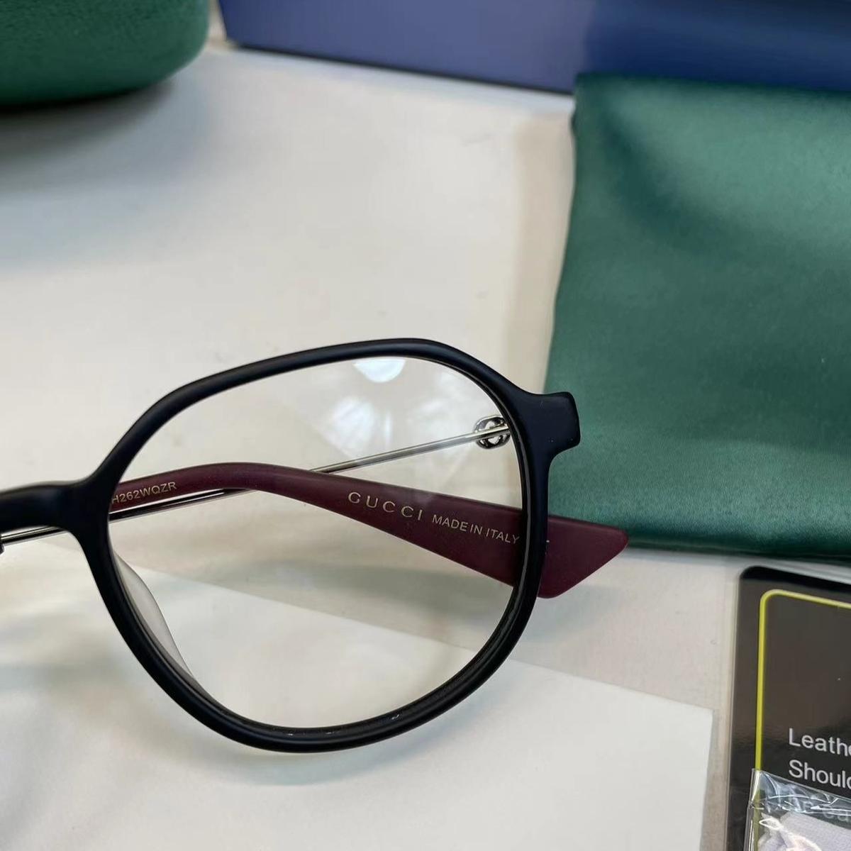 Gucci Round Frame Flat Sunglasses Black For Women