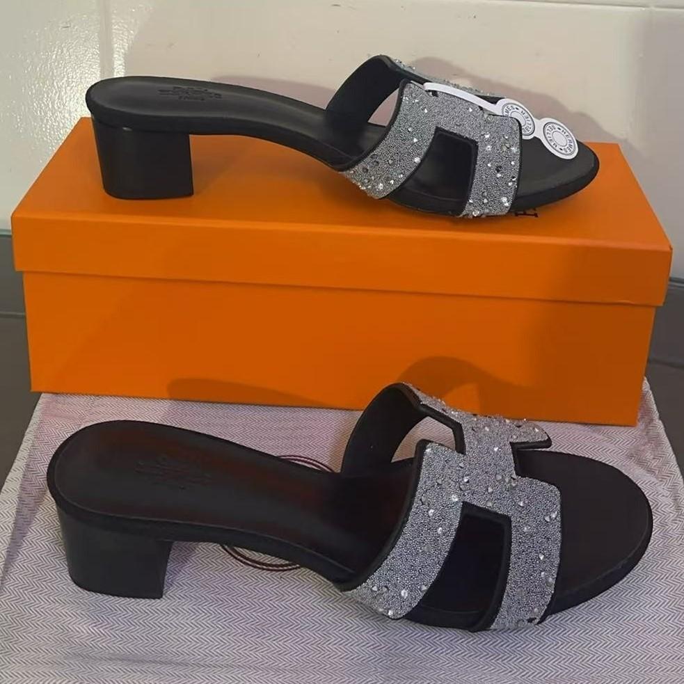 Hermes Oasis Sandal Noir Pour Femmes, Chaussures Femmes H192001Z 52370
