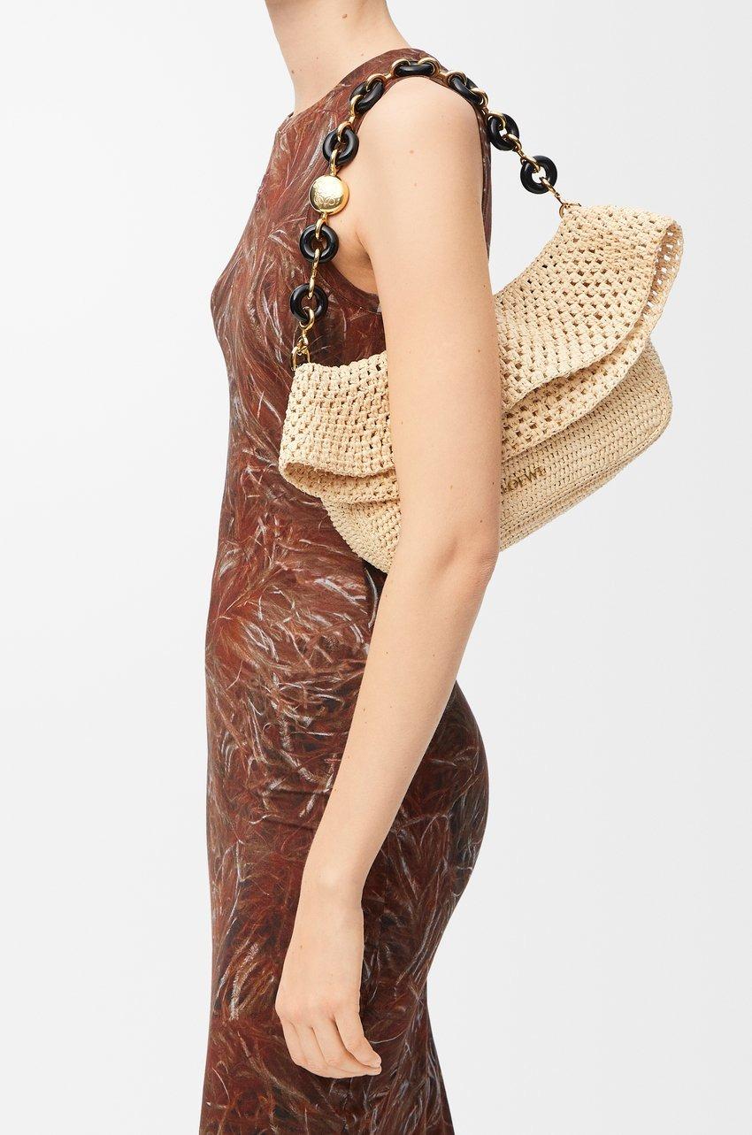 Loewe Ola Sac d'épaule moyen 10po/ 26cm Matériel d'or naturel Raffia pour femmes 1AP22P22X05