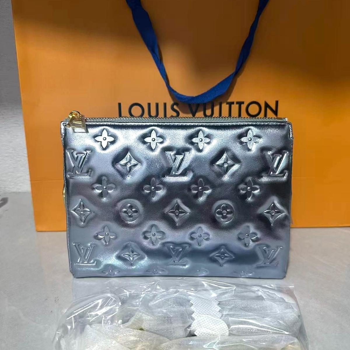 Louis Vuitton Coussin BB Shoulder Bag 8.3in/ 21cm Silver Gold Hardware For Women M20567