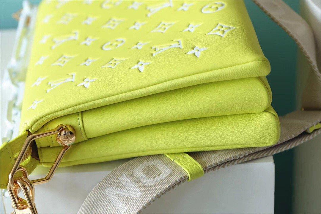 Louis Vuitton Coussin PM Shoulder Bag 10.2in/ 26cm Monogram Yellow Gold Hardware For Women M20843