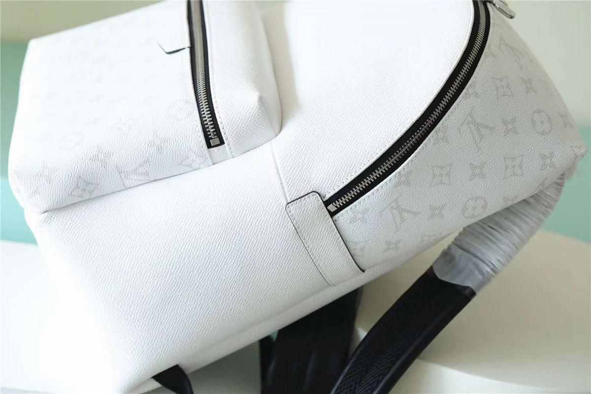Louis Vuitton Discovery Backpack 15.7in/ 40cm White Palladium Hardware For Men M30953 -