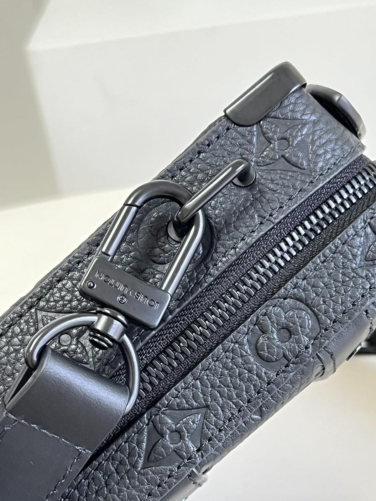 Louis Vuitton Handle Soft Trunk Black Taurillon Monogram For Men, Men's Bags 8.5in/22cm LV M59163