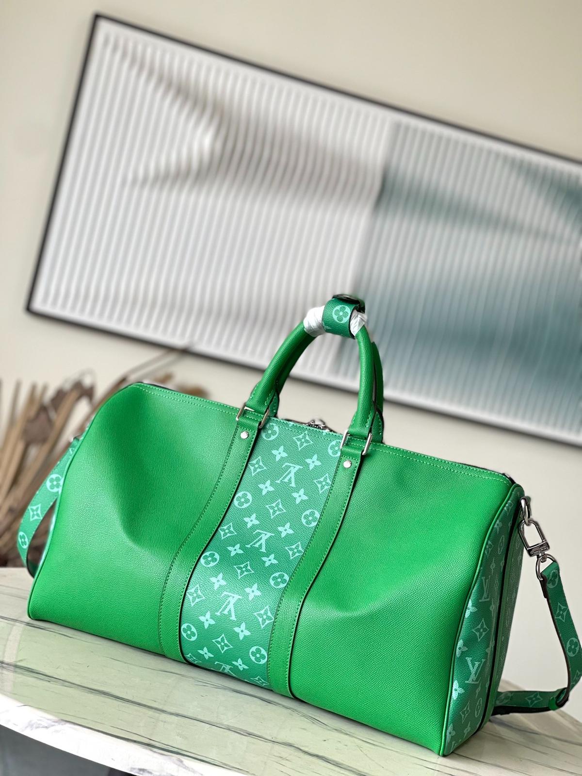 Louis Vuitton Keepall Bandouliere 45 Travel Bag 17.7in/ 45cm Green Silver Hardware M31046