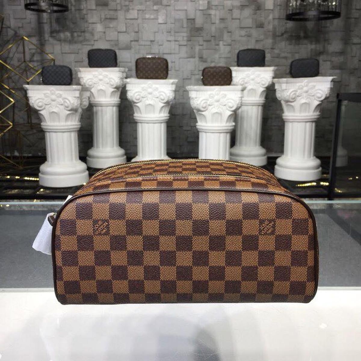 Louis Vuitton King Size Toiletry Damier Ebene Canvas, Travel Bags 11in/28cm LV N47527