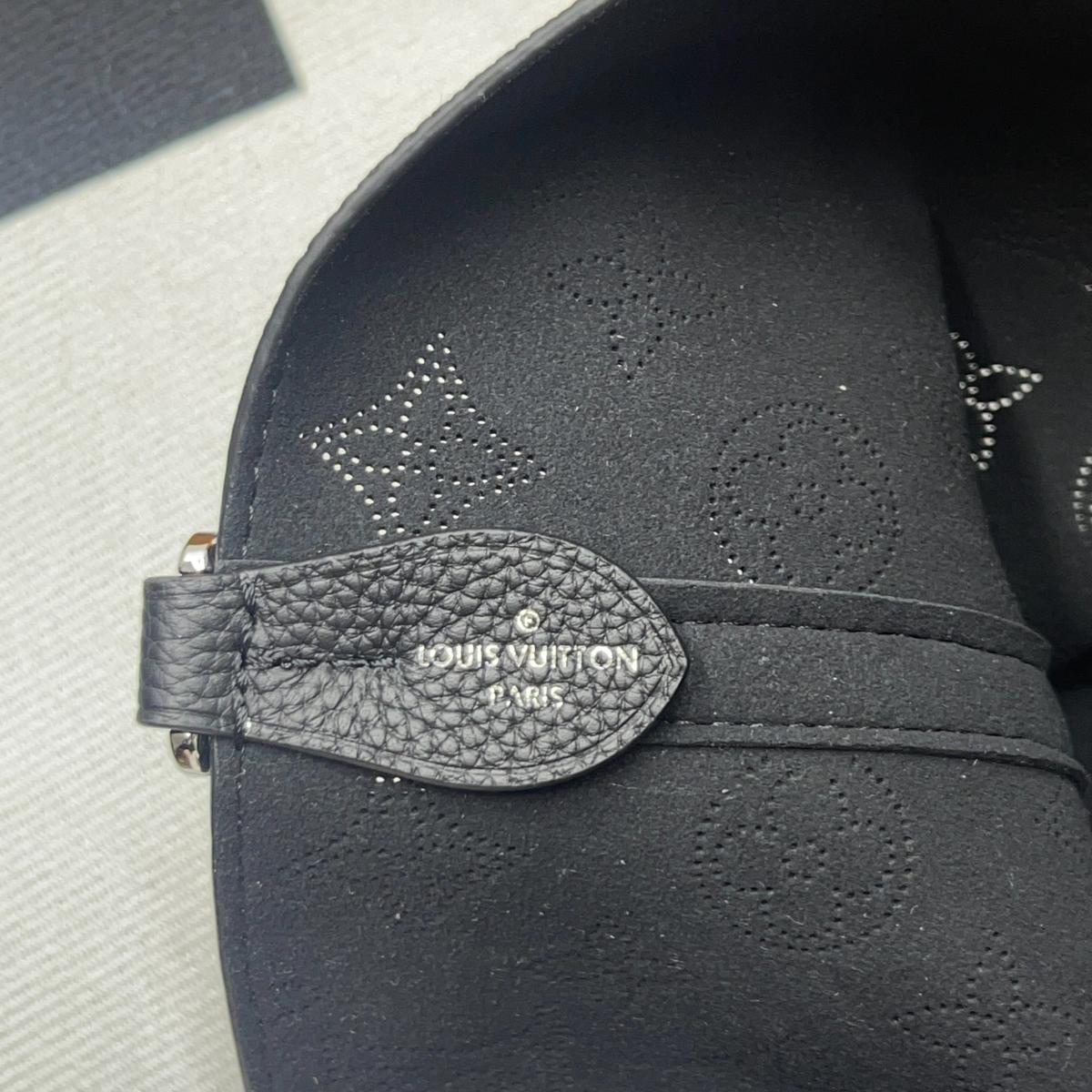 Louis Vuitton Loop Blossom PM Black For Women 7.9in/20cm M21848