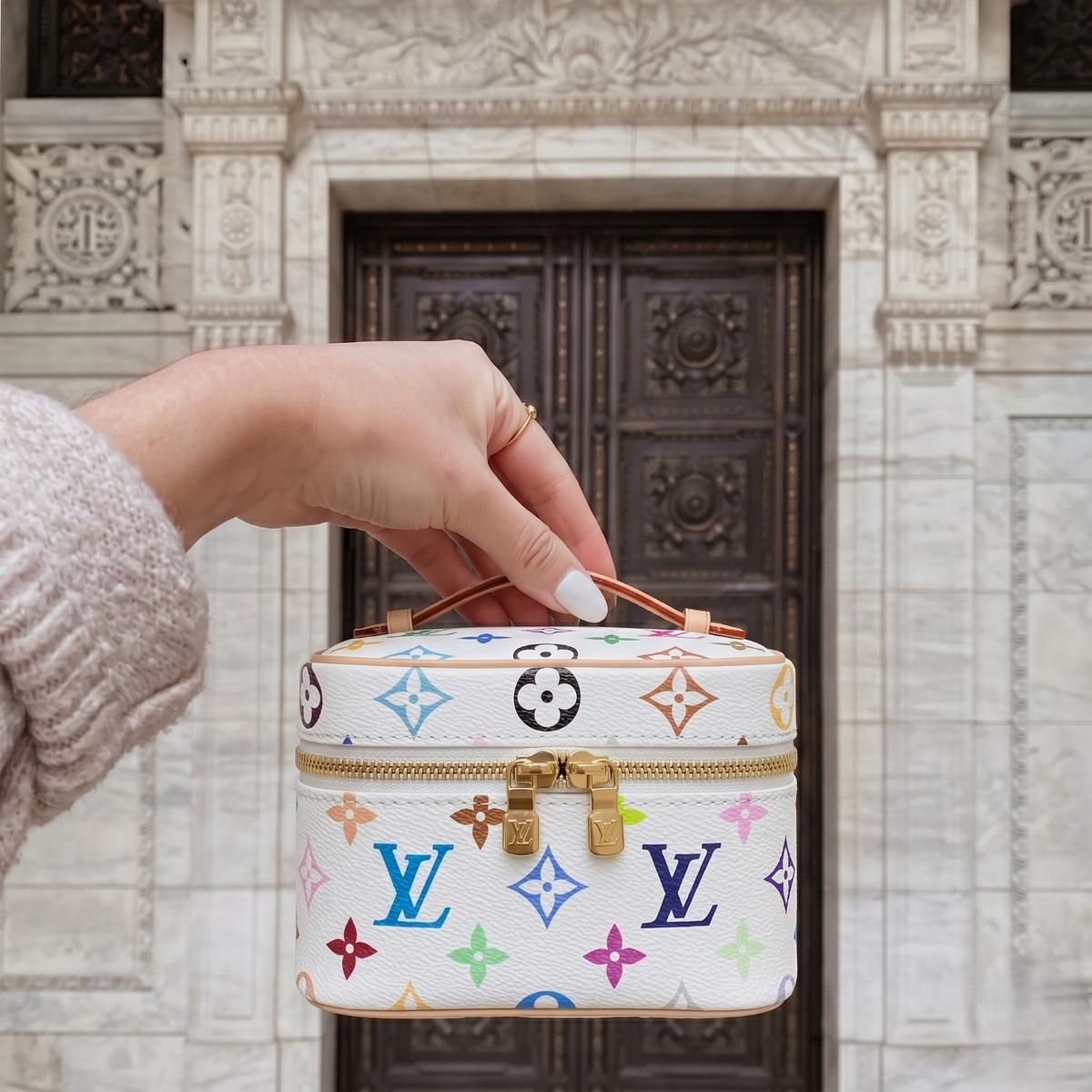 Louis Vuitton LV x TM Nice Nano Sac à main 5.5in/ 14cm Matériel or multicolore pour femmes M27941