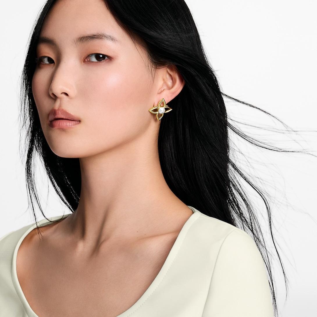 Louis Vuitton Boucles d'oreilles de fleur perlée en or blanc pour femmes M03531