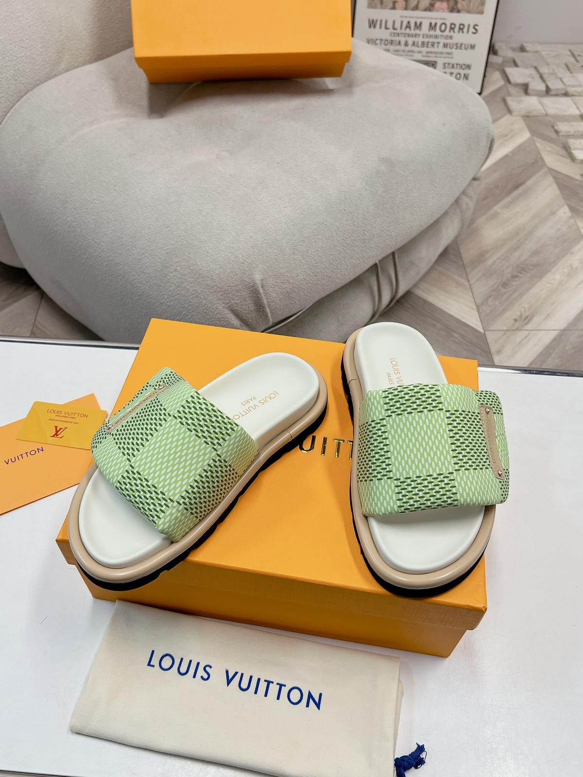 Louis Vuitton Pool Pillow Flat Comfort Mule Beige For Men