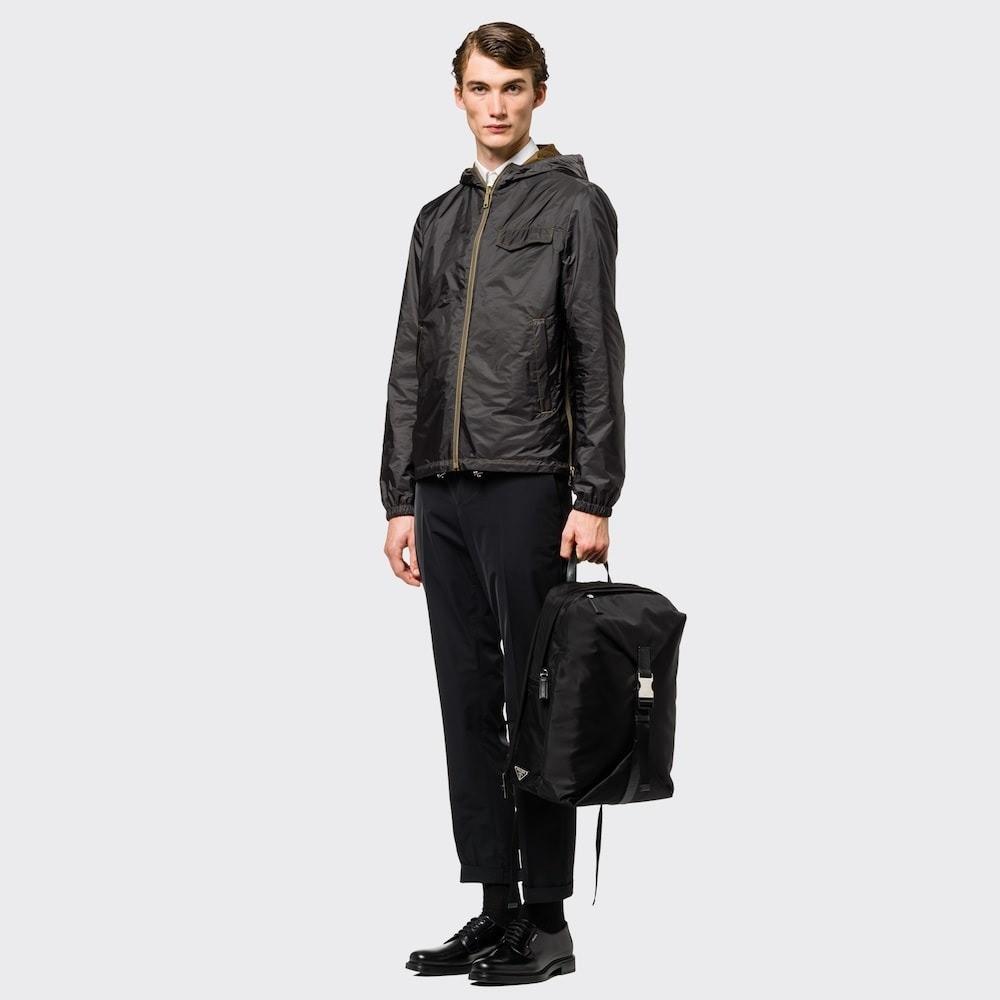 Prada Re-Nylon et sac à dos en cuir noir pour hommes 11,4in/29cm 2VZ028 2DMG F0002 V OOO