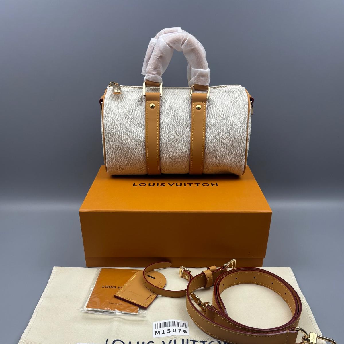 Louis Vuitton Keepall Bandouliere 25 Travel Bag 9.8in/ 25cm Off-White Gold Hardware M15076