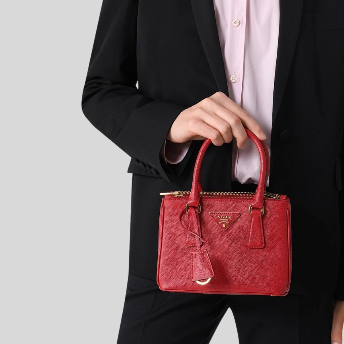 Prada Galleria Mini Top Poignée Sac 7.8in/ 20cm Burgundy Saffiano Gold Hardware pour femmes