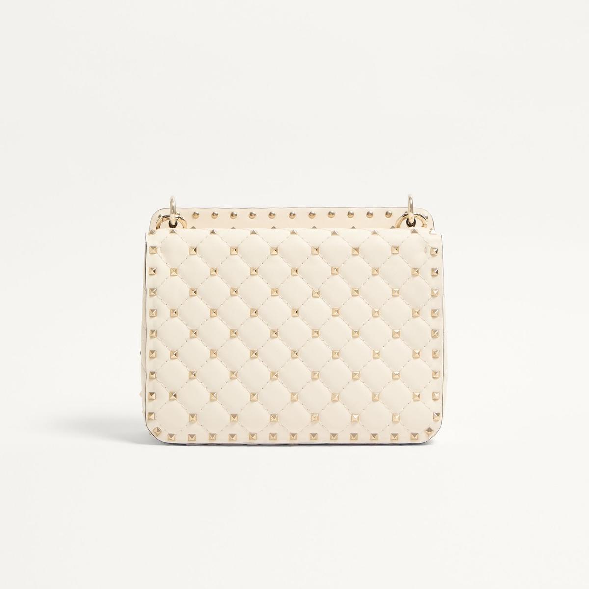 Valentino Garavani Rockstud Spike Middle Crossbody Bag 9.5in/ 24cm Light Ivory Platinum Hardware pour femmes 7W2B0122NAP I16