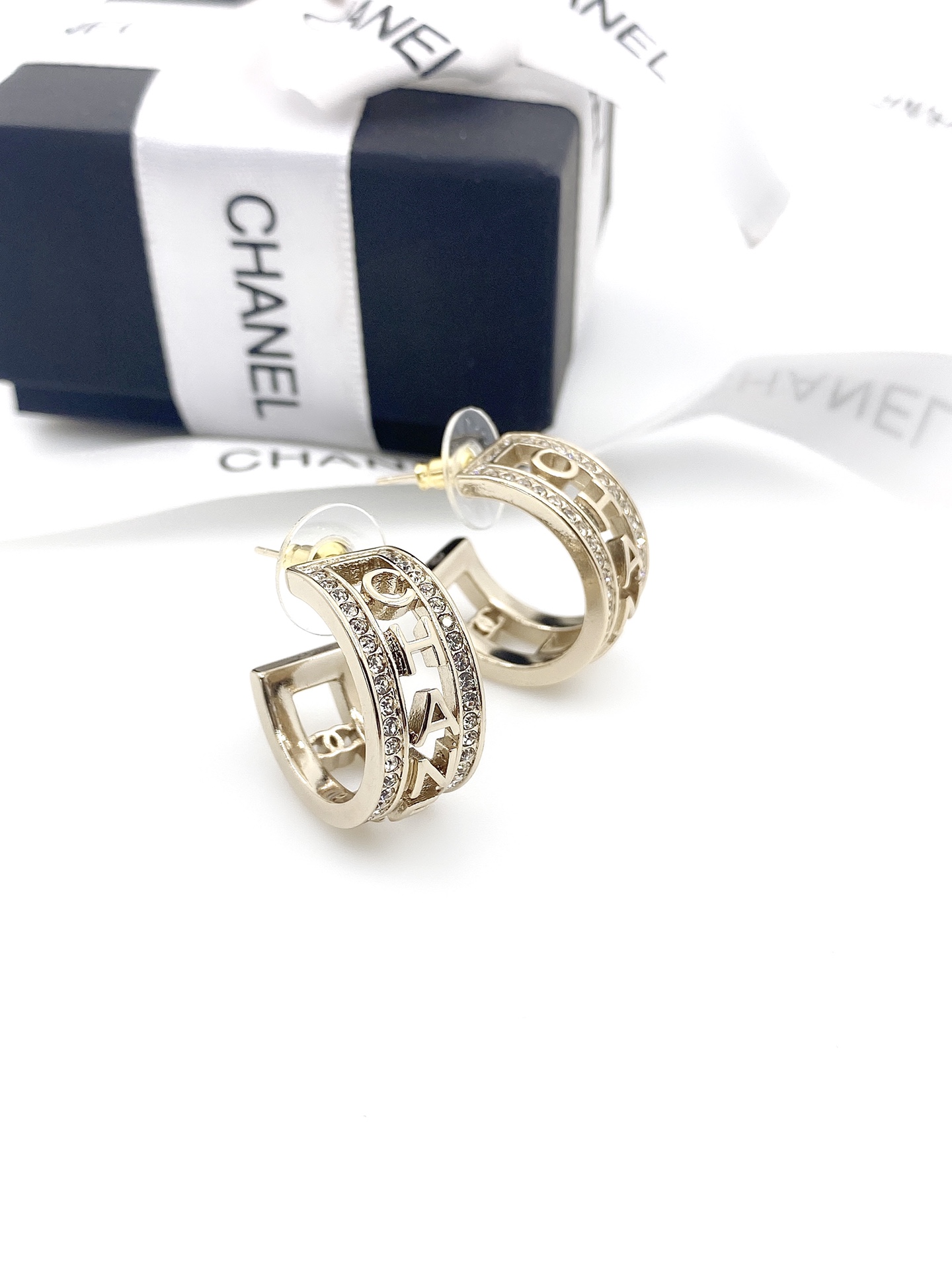 Chanel Engraving The Letter C-H-A-N-E-L Earrings Gold Tone For Women