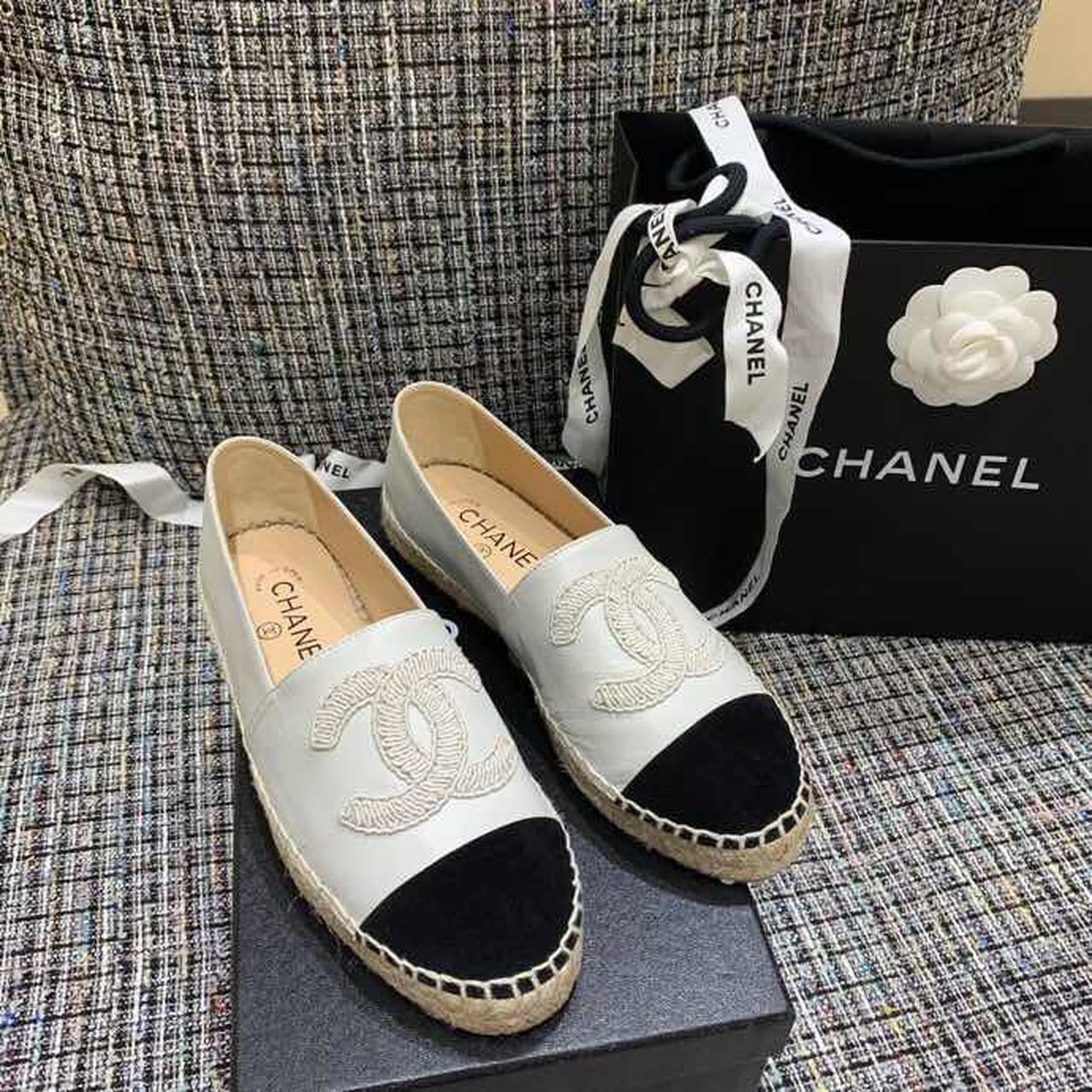 Chanel Espadrilles White/ Black For Women G29762