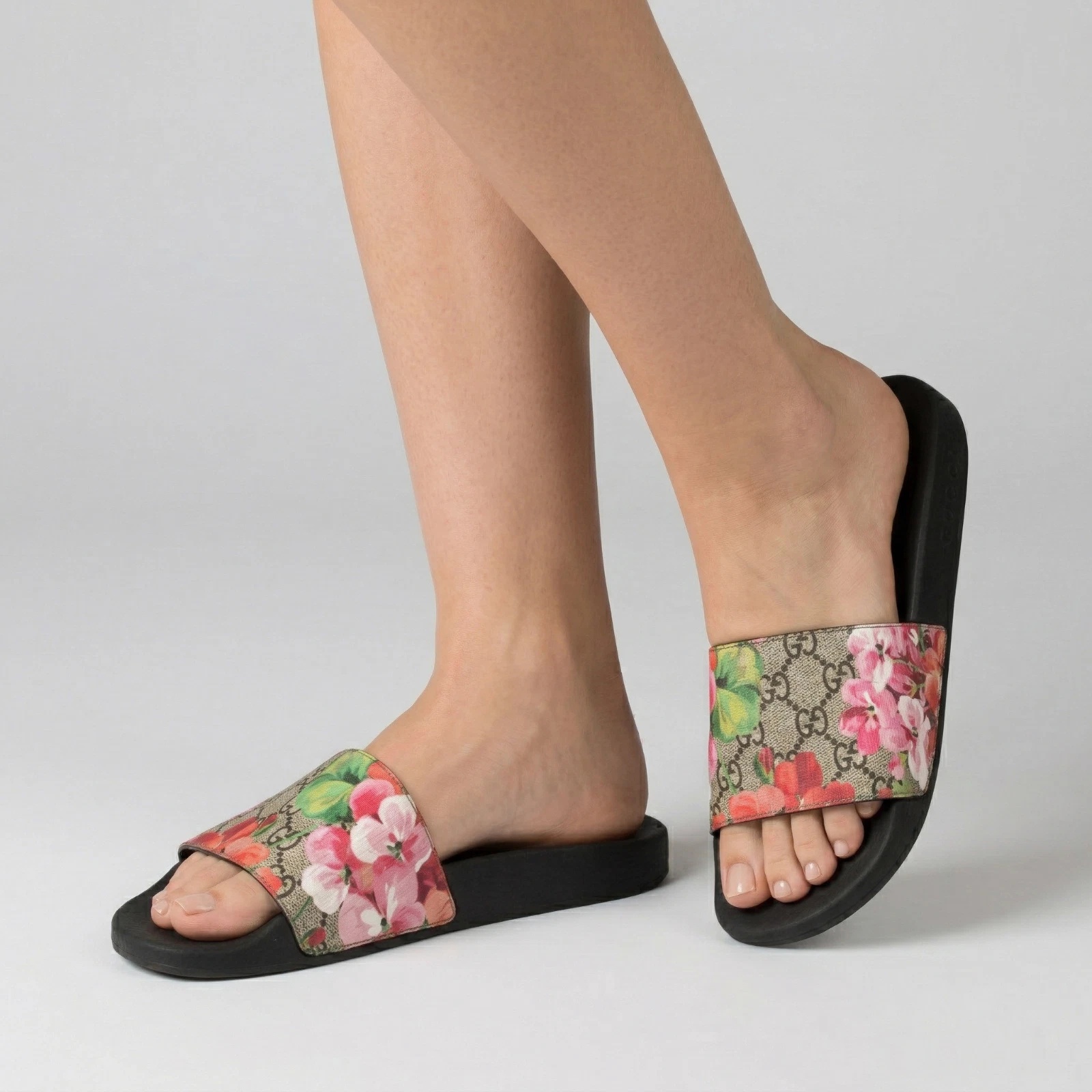 Gucci Blooms Supreme Floral Slide Sandal Black For Women 408508 KU200 8919