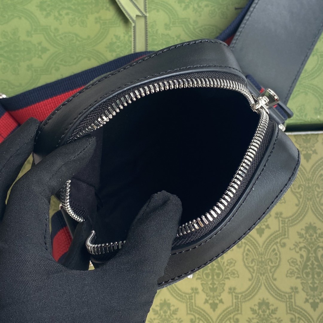 Gucci GG Messenger Bag Black/Grey GG Supreme Canvas A Material With Low Environmental Impact With Black For Men 7in/18cm GG 682357 K5RLN 1095
