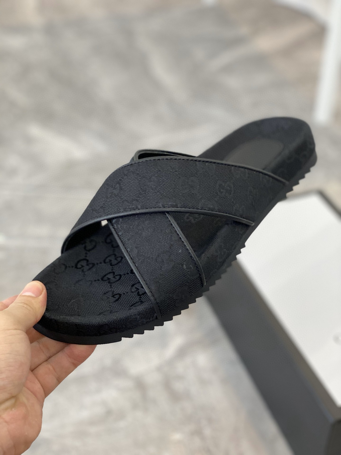 Gucci Men’s GG Crisscross Slide Sandals Black For Men 429362