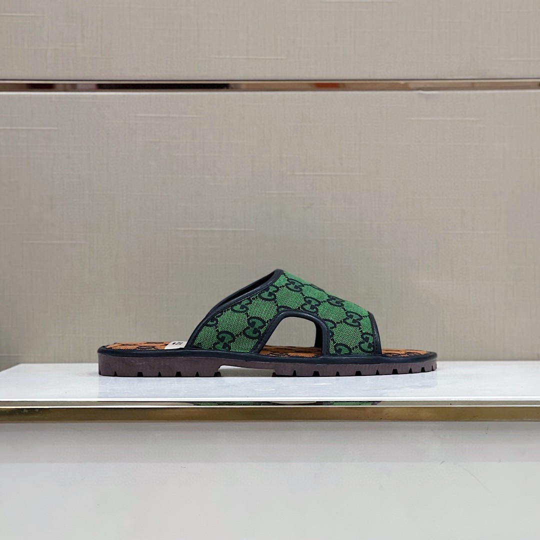 Gucci Men's GG Supreme Slide Sandal Orange And Green For Men 624879
