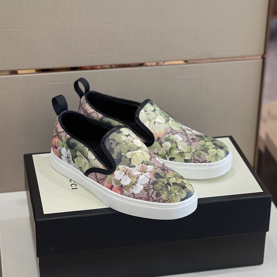 Gucci Men's GG Supreme Slip-On With Floral Green For Men 546152