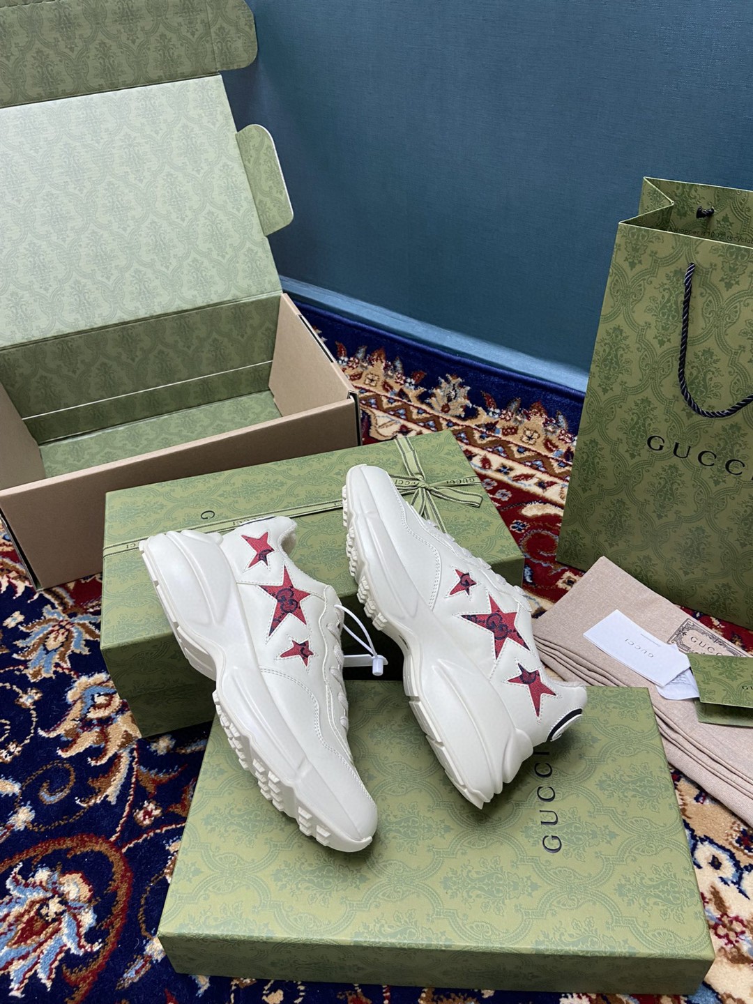 Gucci Rhyton Sneaker With Red Stars White Ivory For Men 664961 2SHC0 9560