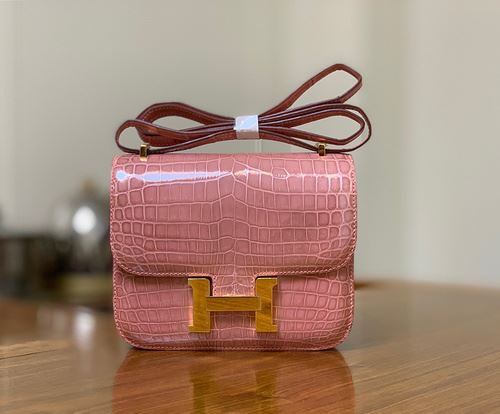 Hermes Constance 18 Crossbody Bag 7.1in/ 18cm Pink Gold Hardware For Women -