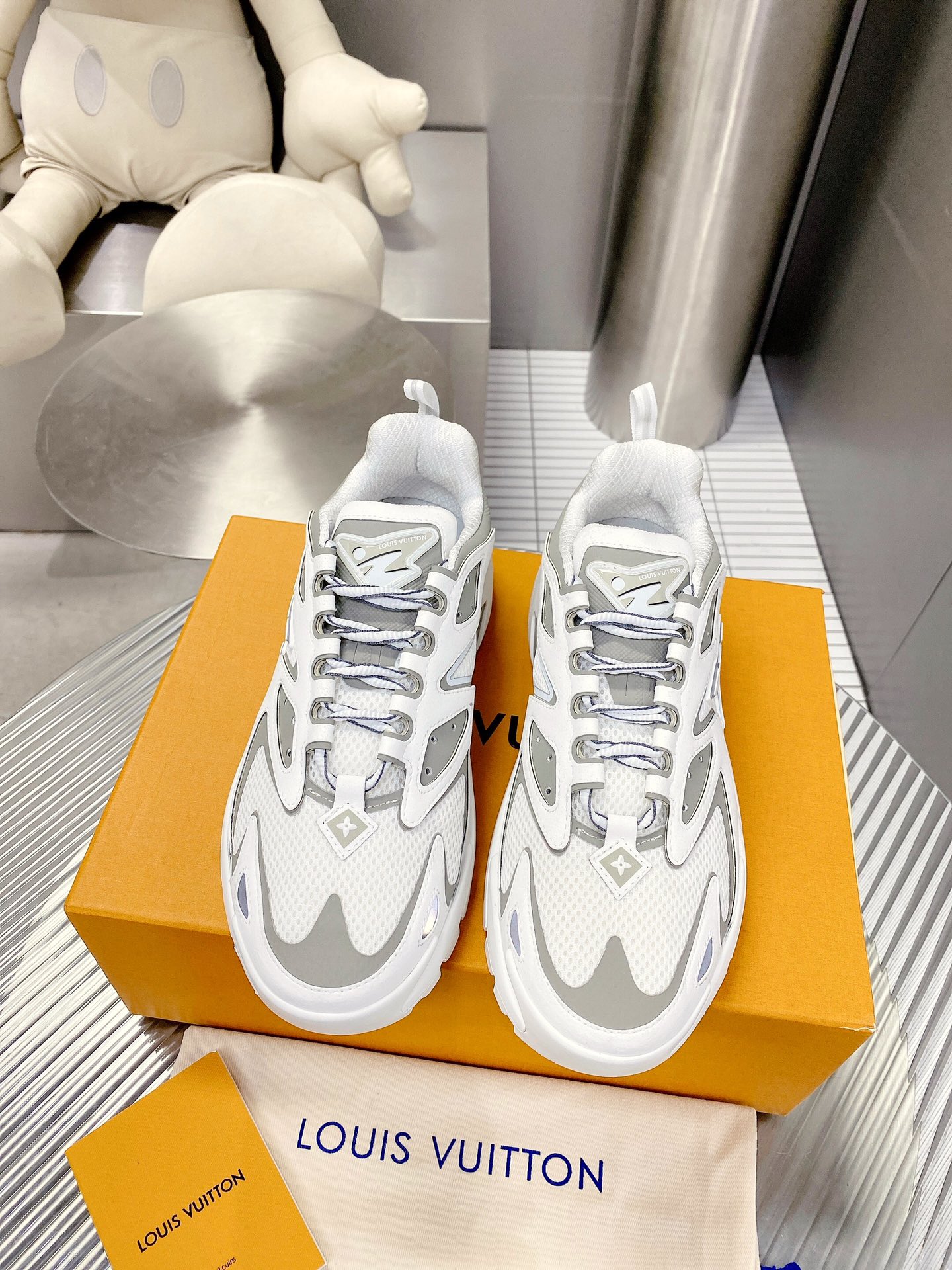Louis Vuittion LV Runner Tatic Sneaker White For Men LV 1A9TUZ