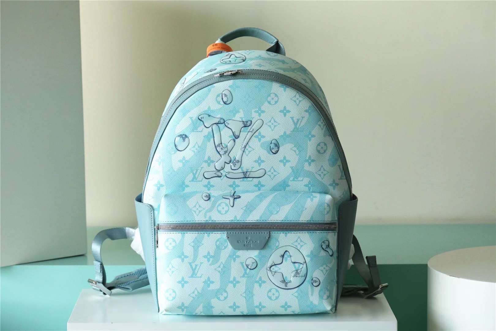 Louis Vuitton Discovery Backpack Blue For Men 11.4in/29cm M22519 -