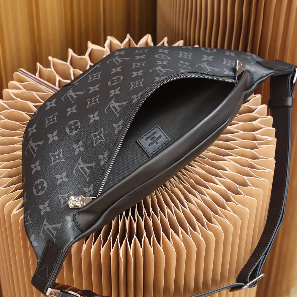 Louis Vuitton Discovery Bumbag 47cm/ 18.5in Black Silver Hardware For Men M44336 -