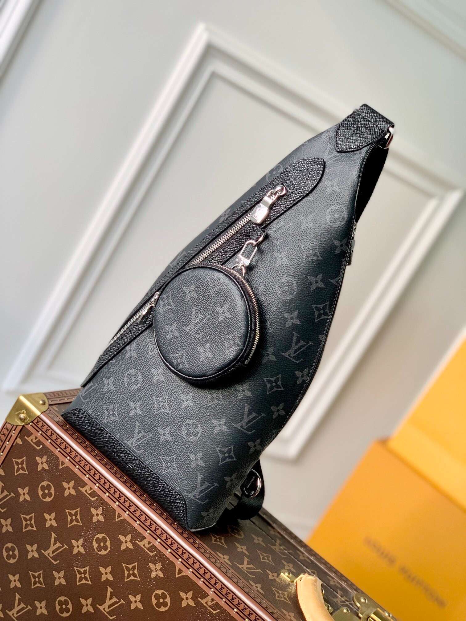 Louis Vuitton Duo Slingbag Black For Men 42cm / 16.5in M30936 -