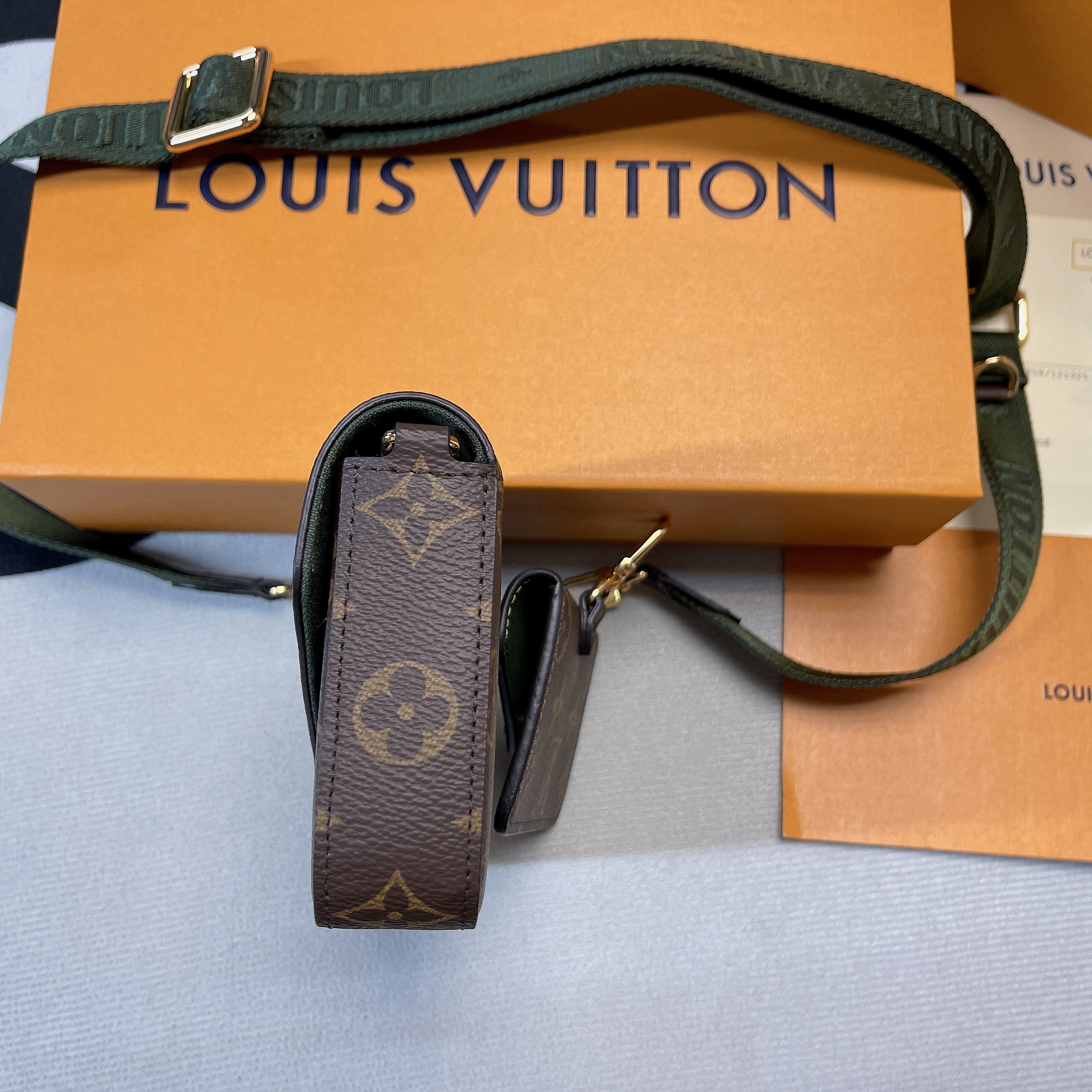 Louis Vuitton Pochette Felicie Strap & Go Wallet Shoulder Bag 6.7in/ 17cm Khaki Green Monogram Canvas Gold Hardware For Women M80091