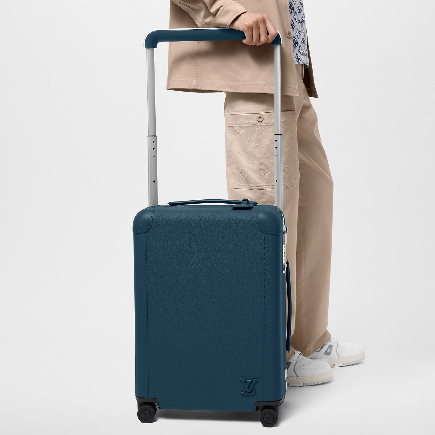 Louis Vuitton Horizon 55 Suitcase 21.7in/ 55cm Blue Silver Hardware M10290