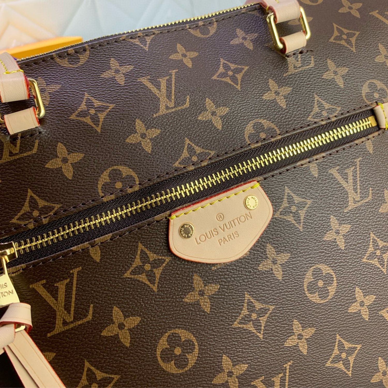 Louis Vuitton Lena MM Monogram Canvas For Women, Women’s Handbags, Shoulder Bags 11.8in/30cm LV M42267