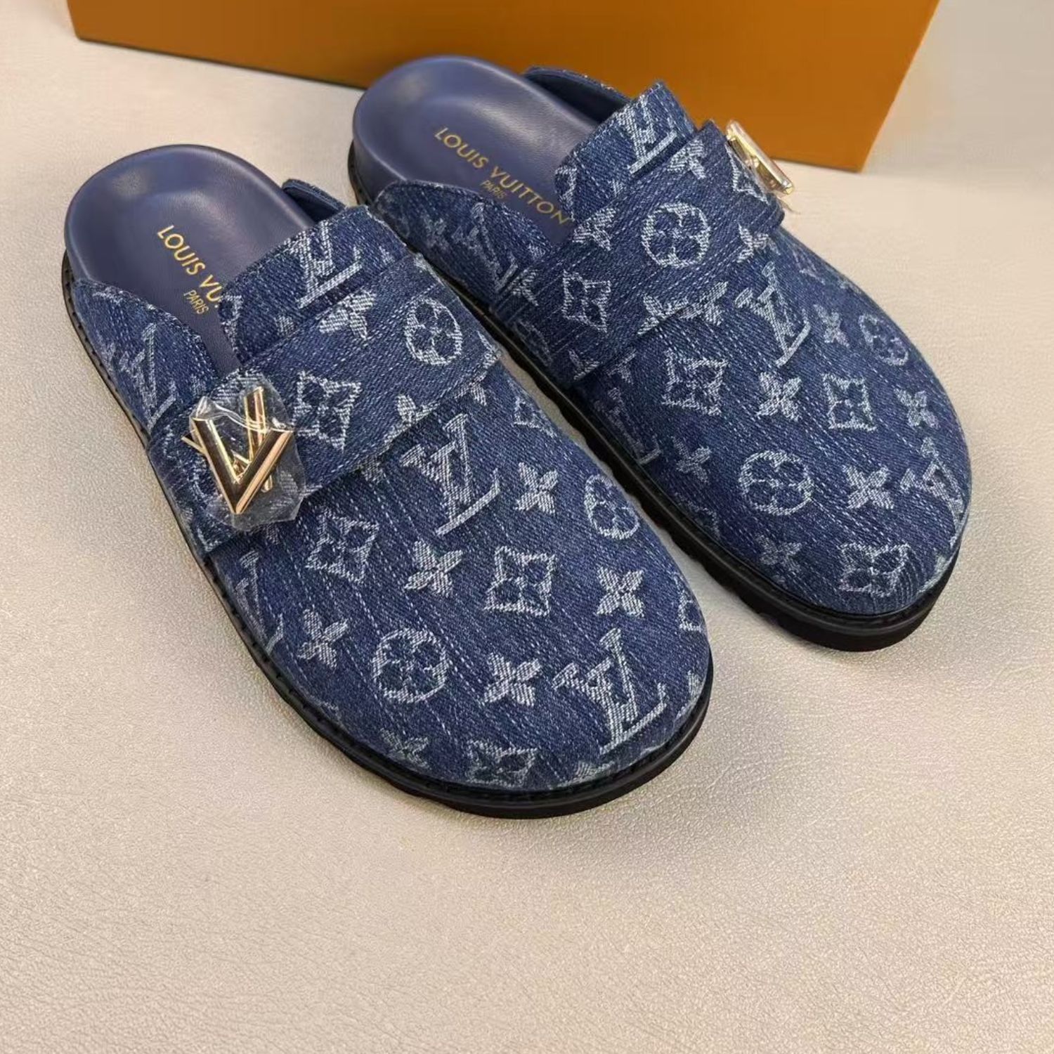 Louis Vuitton LV Cosy Comfort Mule Blue For Women 1AGVOO