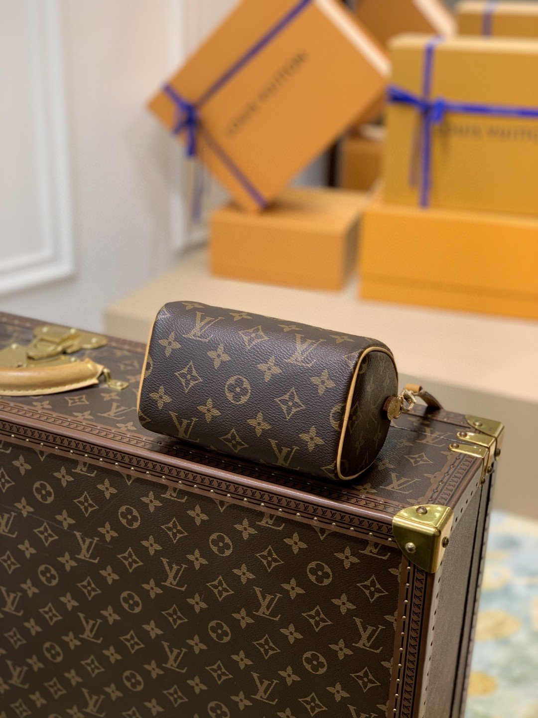 Louis Vuitton Nano Speedy Top Handle Bag 6.3in/ 16cm Brown Monogram Canvas Gold Hardware For Women M81085