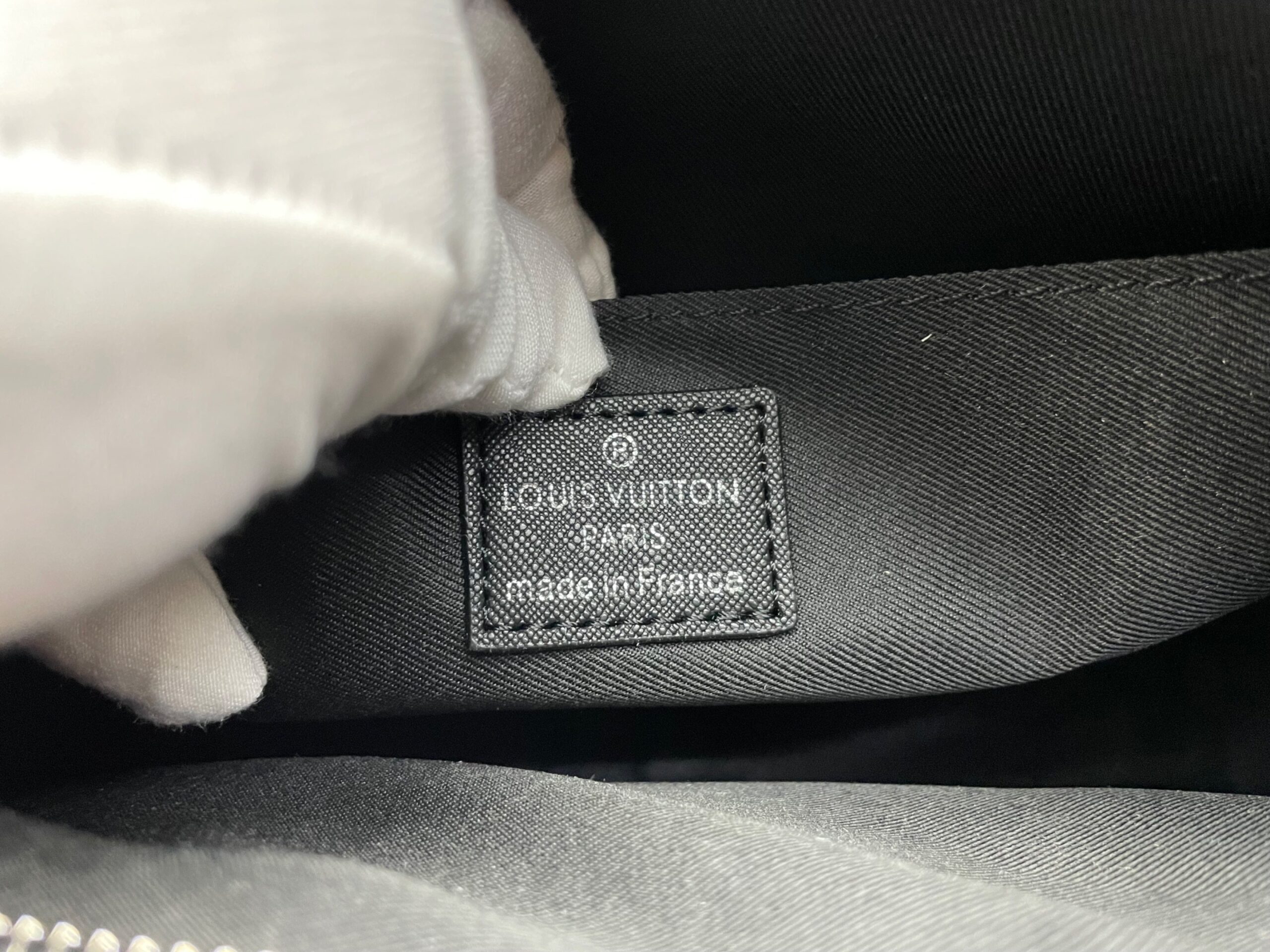 Louis Vuitton Outdoor Messenger Bag Black For Men 26cm / 10.2in M30233 -