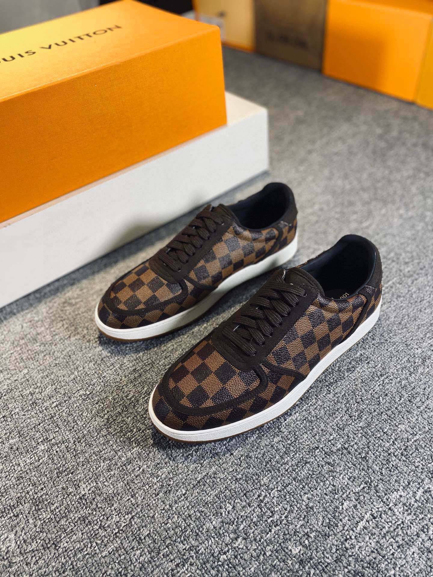 Louis Vuitton Rivoli Sneaker Brown For Men LV