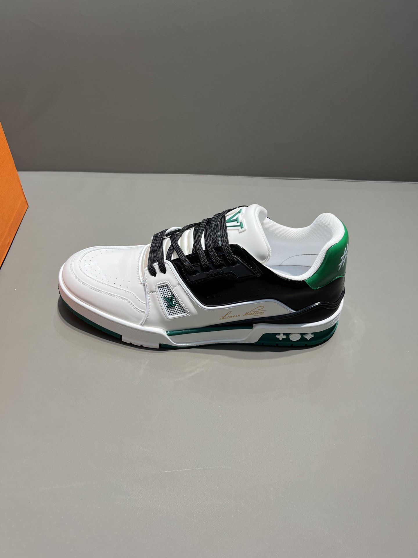 Louis Vuitton Trainer Sneaker White/Black Virgil Abloh For Men LV
