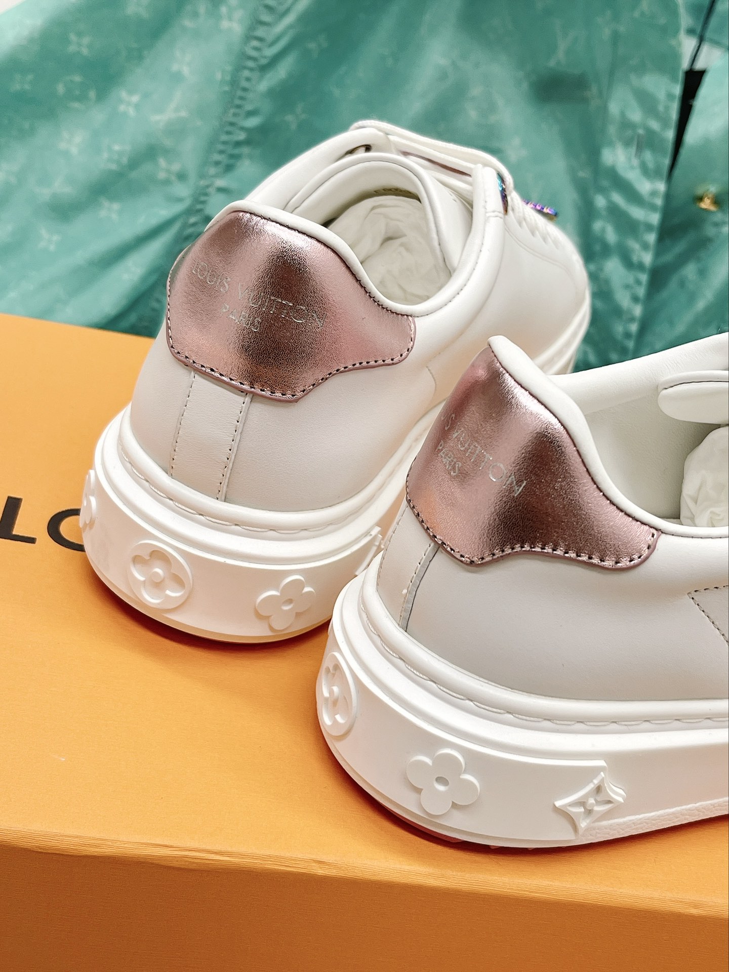 Louis Vuitton Time Out Sneakers Pink For Women 1AADNC