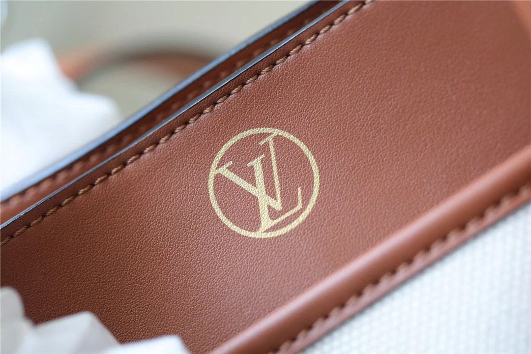 Louis Vuitton On My Side PM Tote Bag 9.8in/ 25cm Monogram Caramel Brown Gold Hardware For Women M59905